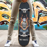 Skateboard Nombre personalizado del cráneo del águila de infl<br><div class="desc">Patinador de nombres personalizados del cráneo del águila de inflamación (</div>