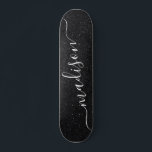 Skateboard Nombre personalizado del Personalizado Shimmer del<br><div class="desc">El patinador Black Purpurina Shimmer Personalizado Personalized Name Skateboard cuenta con un moderno shimmer negro purpurina con su nombre personalizado en el centro. Diseñado por ©Evco Studio www.zazzle.com/store/evcostudio</div>