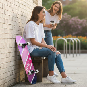 Skateboard Nombre personalizado Girly Pink Purple Stripes