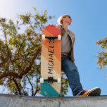 Skateboard Nombre personalizado Guay Retro Sunset Bruskes<br><div class="desc">Nombre personalizado Guay Retro Sunset Brush Strokes Skateboard incluye tu nombre personalizado en un fondo retro de pincel en azul y naranja. Personalice editando el texto en el cuadro de texto proporcionado. Regale un regalo hecho por un personalizado, patineta personalizada a su patineta favorita para Navidades, cumpleaños o BFF. Diseñado...</div>