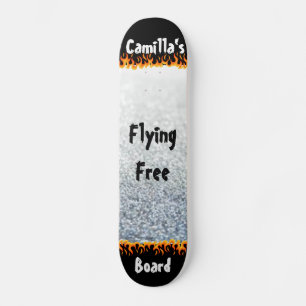 Skateboard Nombre personalizado único de plata y llamas