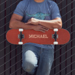 Skateboard Nombres de plantillas de aspecto marrón de cuero p<br><div class="desc">Monograma de texto con problemas de personalizado Agregue el logotipo de imagen de nombre de texto moderno y elegante de plantilla estilo skateboard.</div>