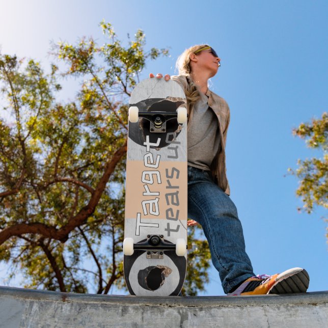 Skateboard objetivo se desgarra (Exterior 1)