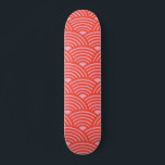 Skateboard Ola japonesa Patrón Seigaiha Rojo rosado<br><div class="desc">Patrón Seigaiha ondulado japonés - rosa y rojo.</div>