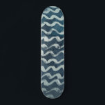 Skateboard Ola oceánica y nombre o texto<br><div class="desc">Destacar con este patinador azul de la onda oceánica. Completa con tu nombre o texto.</div>
