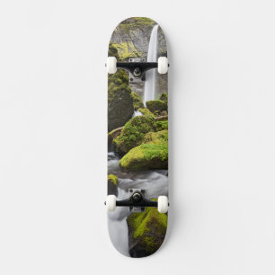 Skateboard OR, desfiladero del río Columbia, Elowah Falls y