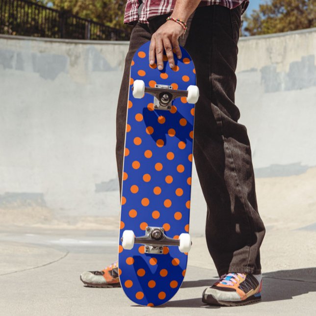 Skateboard Orange On Blue Polka Dots Pattern Design  (Subido por el creador)