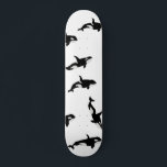 Skateboard Orca Patrón de bacalao de ballena Océano blanco<br><div class="desc">Un maravilloso podo de hermosas ballenas orcas para cada amante de las ballenas. Las ballenas asesinas de orca patrón decoración de casa,  regalo. Patineta personalizada con temática orca de ballena blanca y negra.</div>