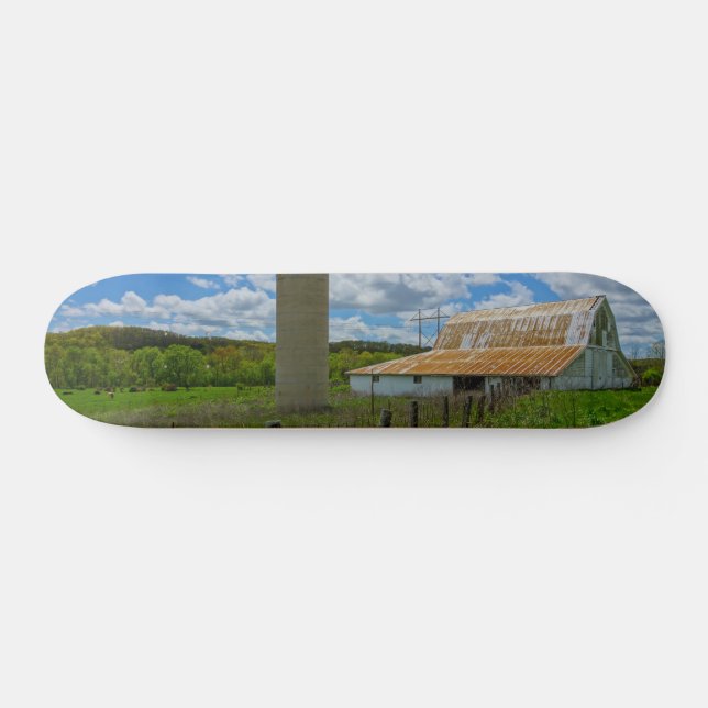 Skateboard Ozarks Old Barn y Silo (Horz)