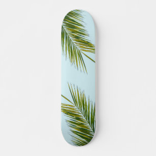 Skateboard Palma Tropical Verde en Azul Claro