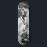 Skateboard Parejas Iniciales Monograma de fotografía retro<br><div class="desc">personalizar con su propia foto e iniciales; mantenga o quite el borde como desee</div>
