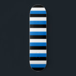 Skateboard Patinaje con bandera de Estonia<br><div class="desc">¡Muestra tu pasión por Estonia y la cultura del patín con esta sorprendente tabla de patinaje con la atrevida bandera de Estonia! Diseñado tanto para el desempeño como para el patriotismo, esta skateboard temática de Estonia muestra orgullosamente las icónicas franjas azul, negro y blanco en un diseño elegante y llamativo....</div>