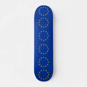 Skateboard Patinaje con bandera de la Unión Europea