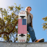 Skateboard Patinaje con bandera estadounidense - Estados Unid<br><div class="desc">Estados Unidos - Estados Unidos de América - Bandera - Patriótico - Día de la Independencia - 4 de julio - Personalizable - Elegir / Añadir su texto único / color / imagen - Hacer su regalo especial - Redimensionar y mover o eliminar y agregar elementos / imágenes con herramienta...</div>