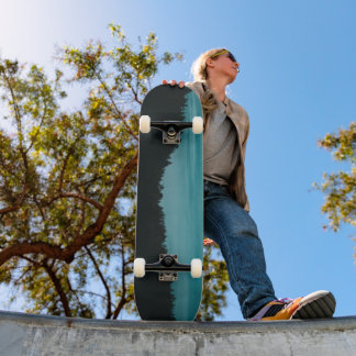 Skateboard Patinaje de noche sobre el lago