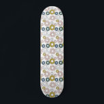 Skateboard Patinaje floral de los años 70 Retro Groovy<br><div class="desc">Volvamos a la antigua escuela con este diseño de patinaje floral de inspiración retro.</div>