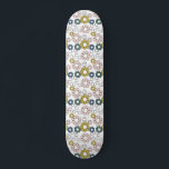 Skateboard Patinaje floral de los años 70 Retro Groovy<br><div class="desc">Volvamos a la antigua escuela con este diseño de patinaje floral de inspiración retro.</div>