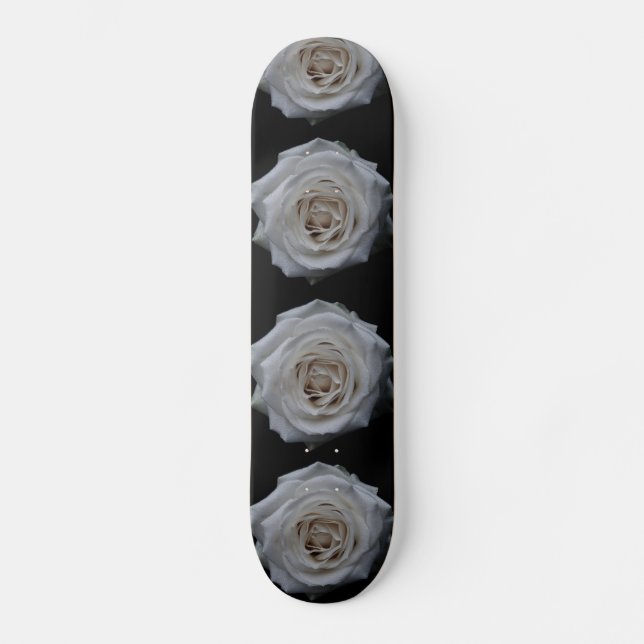 Skateboard Patinaje sobre rosas blancas (Anverso)