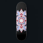 Skateboard Patrón abstracto geométrico de Mandala Rojo Azul N<br><div class="desc">Un hermoso patrón Mandala simétrico geométrico rojo azul sobre negro.</div>