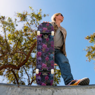 Skateboard Patrón continuo de cráneo floral gótico oscuro
