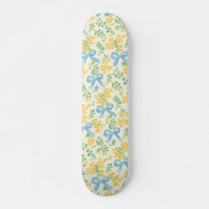 Skateboard Patrón Cottagecore de lazos azules y flores amaril