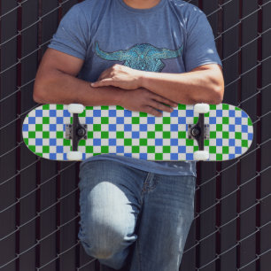 Skateboard Patrón Cuadriculado Azul Verde y Blanco 