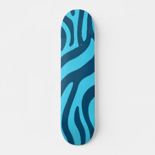 Skateboard Patrón de cebra azul oscuro sobre diseño azul clar