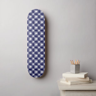 Skateboard Patrón de círculos Shibori azules y blancos