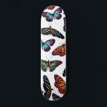 Skateboard Patrón de color de agua de las mariposas color neg<br><div class="desc">Esta decoración moderna, artística y fresca es perfecta para las mujeres de diseño. Presenta una acuarela color neón pintado a mano (rosa, azul, verde, amarillo, naranja, verde azulado) y un patrón de mariposa negra encima de un simple fondo blanco. Es gentil, elegante, bohemio y bonito.***NOTA DE DISEÑO IMPORTANTE: Para cualquier...</div>