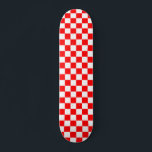 Skateboard Patrón de comprobación de blanco rojo<br><div class="desc">Diseño de patrones de cuadrados geométricos de verificación de color rojo y blanco</div>