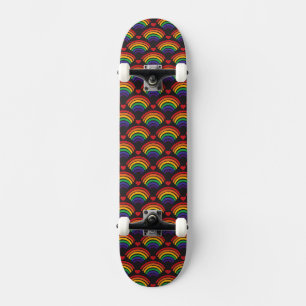 Skateboard Patrón de Corazones y Arcoiris