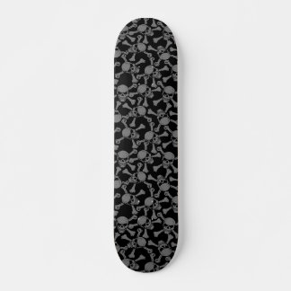 SKATEBOARD PATRON DE CRÁNEOS GÓTICOS CON HUESOS CRUZADOS