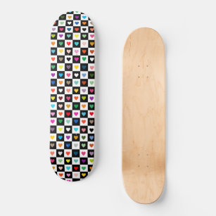 Skateboard Patrón de cuadrícula cardíaca arco iris