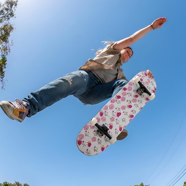 Skateboard Patrón de flores rosadas (Subido por el creador)