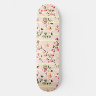 Skateboard Patrón de franja floral rosa suave