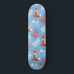 Skateboard Patrón de hoja de Naranja de invierno lindo Fox Mo<br><div class="desc">Este bonito y moderno patrón es perfecto para los amantes de los animales. Cuenta con ilustraciones de naranja quemado a mano, blanco, crema y rojo ladrillo de un adorable zorro, hojas y nevadas montañas invernales sobre un fondo azul cielo. ¡Es único, moderno, lúdico y divertido! ***NOTA DE DISEÑO IMPORTANTE: Para...</div>