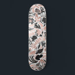 Skateboard Patrón de Ilustracion de hojas de flores negras Ro<br><div class="desc">Esta decoración elegante y moderna es perfecta para las mujeres de diseño. Cuenta con un falso rosa de Relieve metalizado dorado impreso, flores pintadas a mano en negro, gris y blanco, y un patrón de ilustracion de hojas. Es una moda, bonito, un diseño único y de lujo; ideal para una...</div>