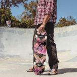 Skateboard Patrón de mariposa floral rosa y Relieve metalizad<br><div class="desc">Patrón de mariposa floral de oro y Relieve metalizado dorado Rosa. Este lindo patrón de flores y mariposas rosadas de Rubor es perfecto para un regalo de cumpleaños del chica.</div>