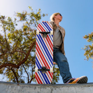 Skateboard Patrón de rayas blancas rojas y azules