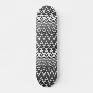 Skateboard Patrón de zigzag geométrico en blanco y negro