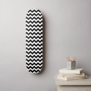Skateboard Patrón de zigzag negro y blanco, patrón de chevron