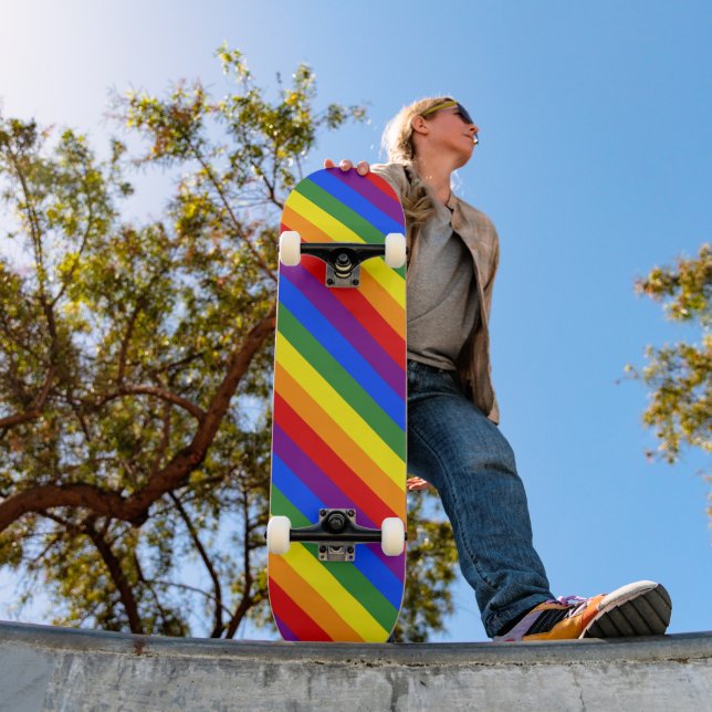 Skateboard Patrón diagonal de raya arcoiris del orgullo LGBT (Exterior 1)