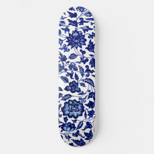 Skateboard Patrón floral azul marino oscuro chino sobre blanc