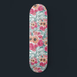 Skateboard Patrón floral de color de flores silvestres de gir<br><div class="desc">Este estilo campestre y bonito es perfecto para la mujer moderna y elegante. Tiene flores silvestres y girasoles color amarillo, rojo, verde verde azulado, verde bosque, negro y rosa sobre un simple fondo blanco. Es artístico, moderno, sureño, dulce, único y moderno. Disfrute de este diseño acuático pintado a mano hecho...</div>