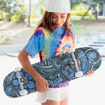 Skateboard Patrón floral de resumen azul moderno de Guay<br><div class="desc">Este diseño moderno presenta un diseño floral azul fresco y moderno.</div>
