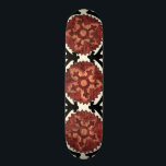 Skateboard Patrón floral decorativo de estilo suzani<br><div class="desc">Este diseño floral decorativo de Chariklia Zarris está hecho para imitar el tapiz de estilo suzani. Estos textiles tribales se originan en Asia Central y trazan sus orígenes hasta el siglo XV. ¡Poseer un trozo de historia comprando este patrón!</div>
