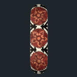 Skateboard Patrón floral decorativo de estilo suzani<br><div class="desc">Este diseño floral decorativo de Chariklia Zarris está hecho para imitar el tapiz de estilo suzani. Estos textiles tribales se originan en Asia Central y trazan sus orígenes hasta el siglo XV. ¡Poseer un trozo de historia comprando este patrón!</div>