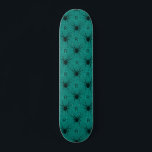 Skateboard Patrón inicial del monograma del Personalizado de<br><div class="desc">Este elegante skateboard con verde azulado patrón de araña y monograma personalizado haría un maravilloso regalo para alguien que ama las cosas góticas! Añade fácilmente el inicial deseado haciendo clic en la opción "personalizar esta plantilla".</div>