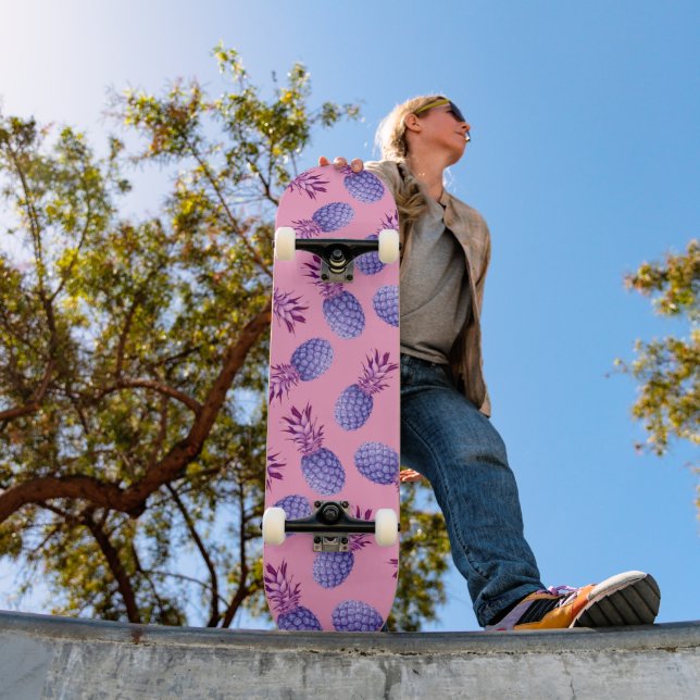 Skateboard Patrón Lilac y Pineapples Rosa (Exterior 1)