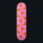 Skateboard Patrón Moderno De Mediados Del Siglo, Preppy Rosa<br><div class="desc">Patrón moderno retro de mediados de siglo - Formas geométricas abstractas - Patrón Minimalista y agudo en rosa y naranja.</div>